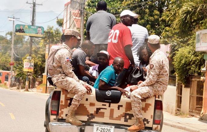 migracion-repatria-200-mil-haitianos-ilegales-en-2-meses