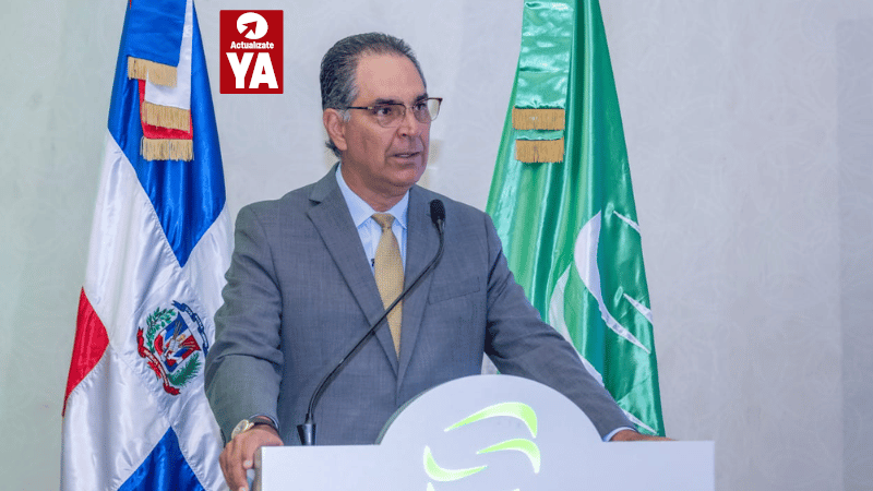 Dr. Santiago Hazim se destaca entre los funcionarios más eficientes del Gobierno, según SONDEOS - Imagen