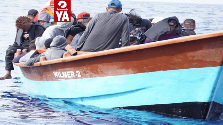 Autoridades Federales Detienen a 30 Migrantes en la Isla de Mona, Puerto Rico - Imagen