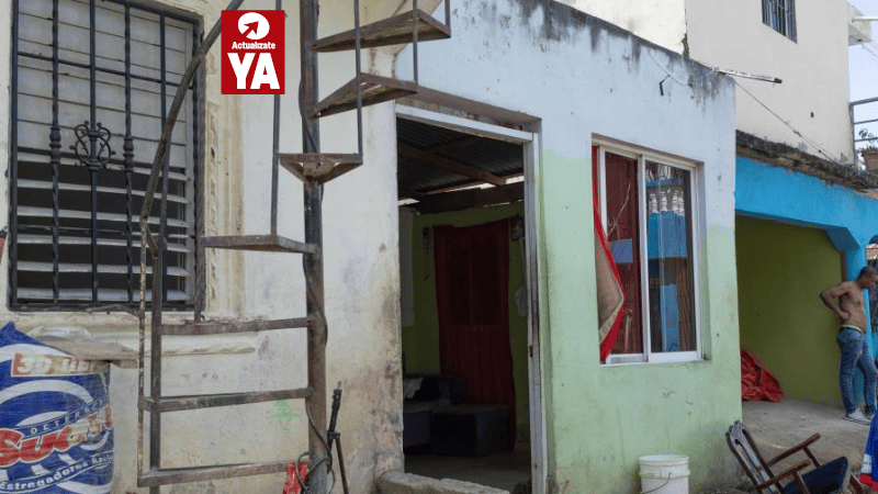Mujer pierde la vida al intentar proteger a su hijo en trágico ataque armado en Villa Mella - Imagen