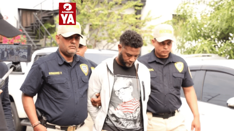 Segundo teniente de la Policía buscado por doble homicidio se entrega a las autoridades - Imagen